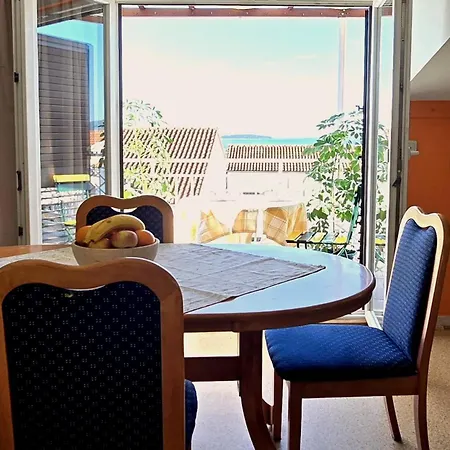 Апартаменты Sea View With Balcony & Sunset 2 Min To